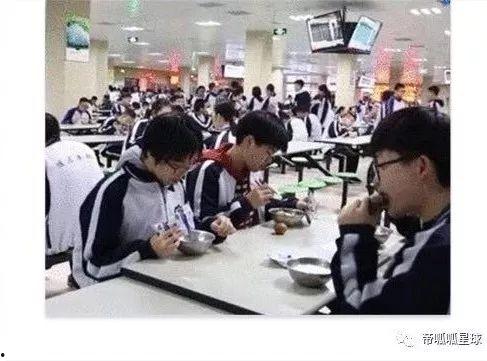 美国学校爆料视频真实,爆料视频揭露惊人真相 第3张 美国学校爆料视频真实,爆料视频揭露惊人真相 第3张